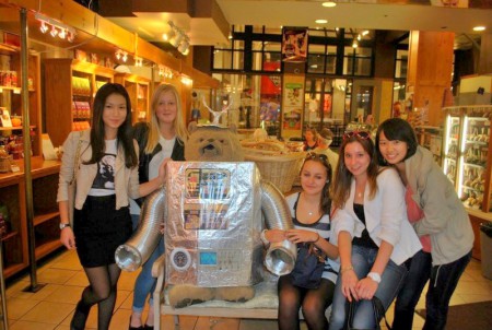 Robotbeer in chocoladewinkel